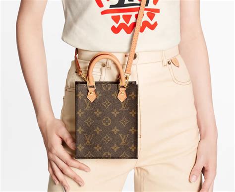 petit sac plat bag lv|petit sac louis vuitton.